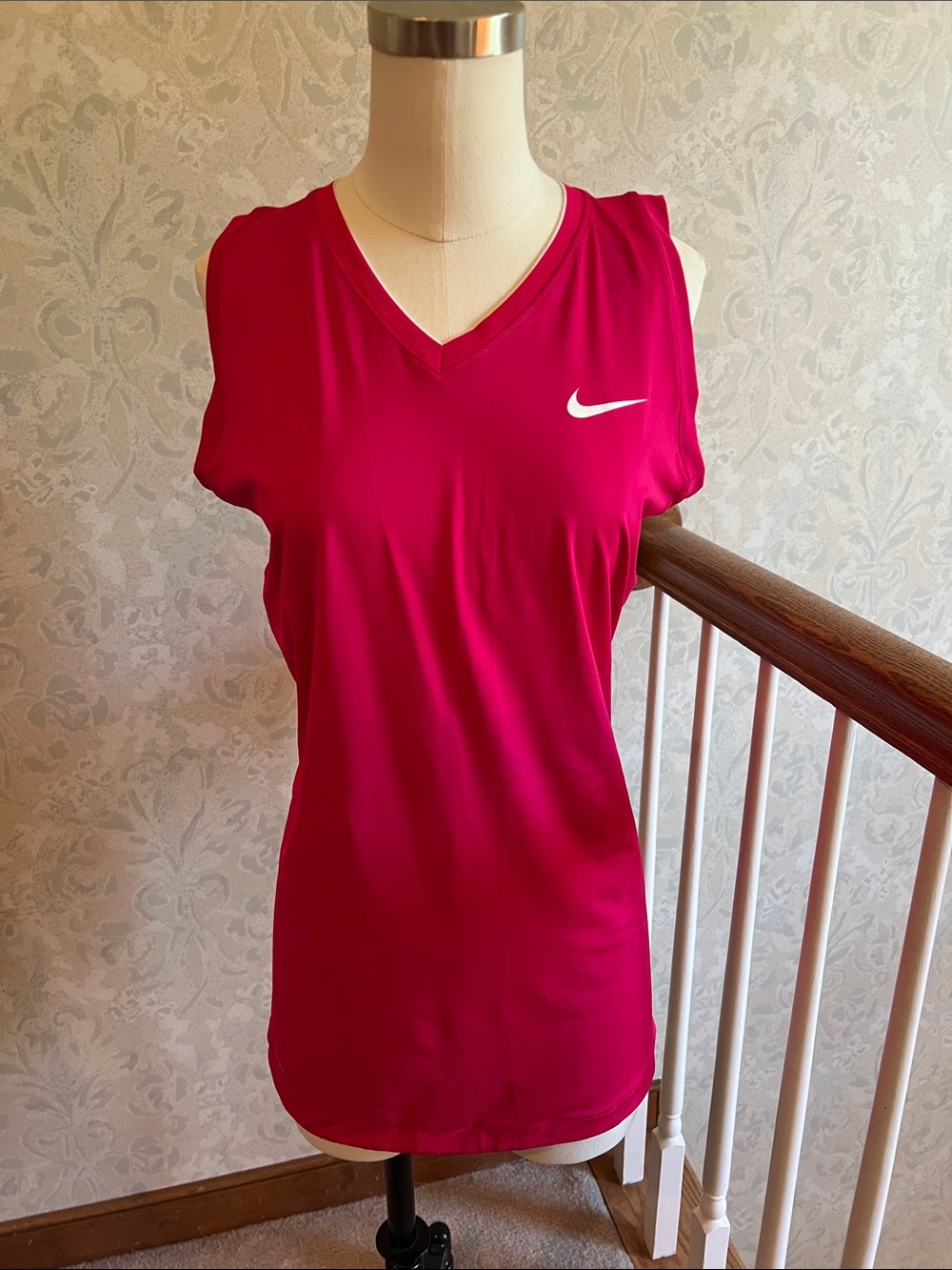 Nike Women's Sleeveless V-Neck Tank Top - Fuchsia